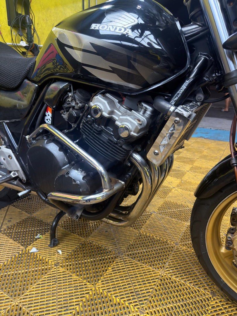 CB 400 | Super 4 Spec 3 Yoshimura Tri-Oval Full System COE 2035 (Category: Class 2A) located in Singapore. Submitted by eazyrent (Listing ID 1442408067, Image 2). Description: Bike is well maintained and always parked under shelter. Comes will Full System Yoshimura Tri Oval with Cert. Bike is fully paid. Able to recommend shop for loan /installment. Registration Date: Feb 2005 COE Expiry: 28 Feb 2035 (Renewable) Interior 9/10 Exterior 9/10 engine