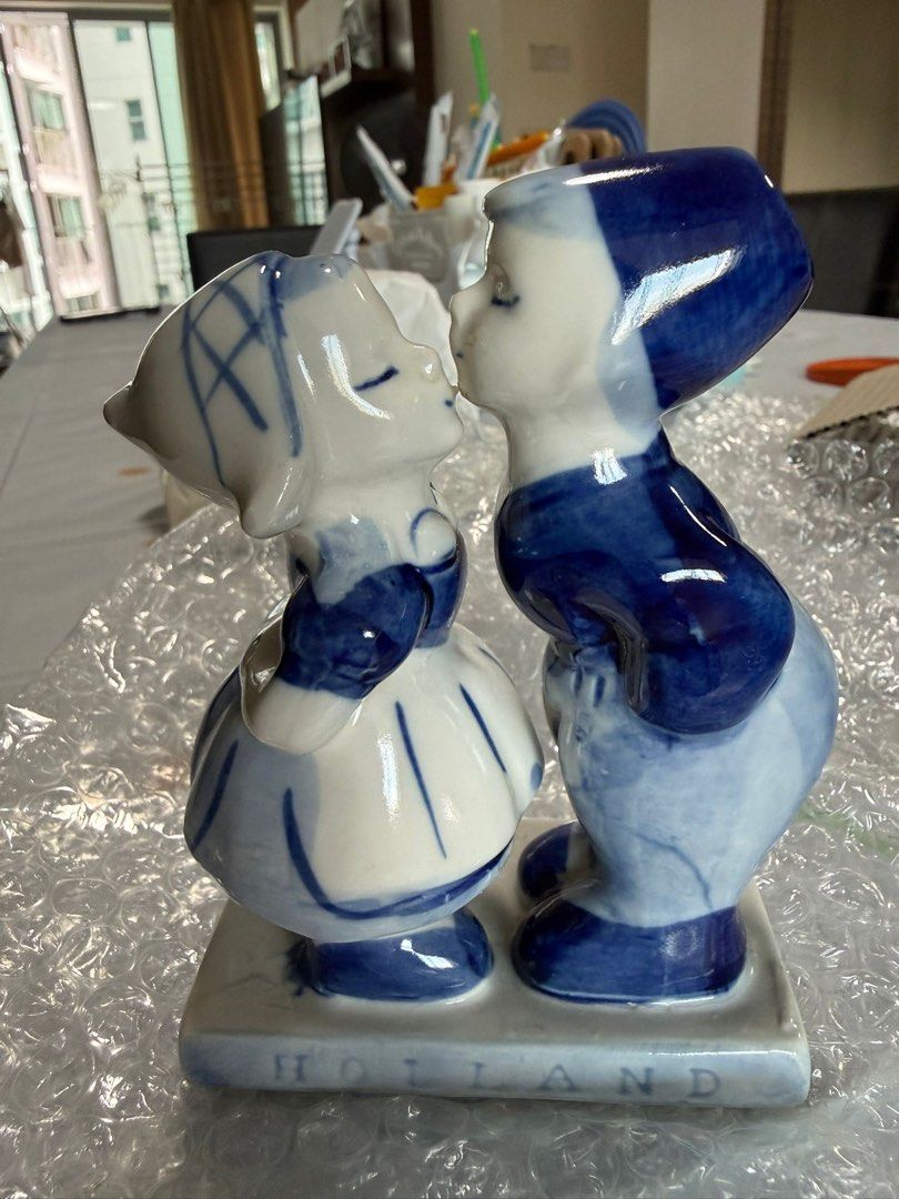 Delft Blue Holland Kissing Couple Figurine (Category: Toy Figures) located in Singapore. Submitted by icevanillalatte (Listing ID 1442486343, Image 1). Description: - Cute Delft blue figurine - Features a boy and girl kissing - Made in Holland - Perfect for display on shelves or tables - Ideal for collectors of Dutch ceramics.
