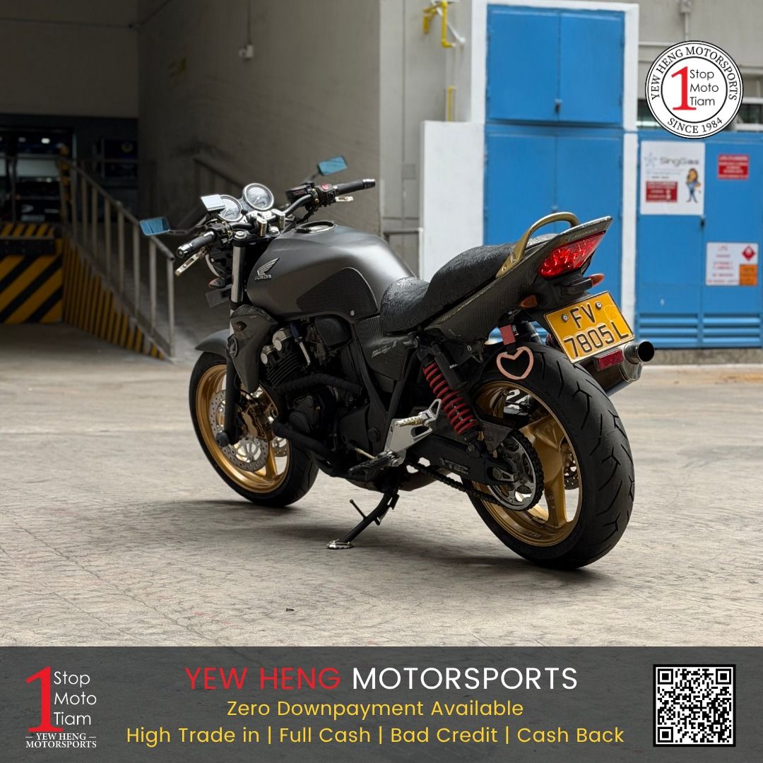 Honda CB400 Super 4 Spec 3 | S4 Spec III | Spec3 | Super4 | Yoshimura Exhaust | VTEC (Category: Class 2A) located in Singapore. Submitted by yewhengmotorsports (Listing ID 1442583637, Image 6). Description: ‼️Used Honda CB400 Super 4 Spec 3 With Legal Yoshimura Exhaust & Bitubo Suspension‼️ Register Date: 27/07/2007 COE Expiry: 31/05/2027 Mileage: 238,460km 🔥Selling @ $7,888🔥 *before Insurance ONLY 𝙒𝙝𝙮 𝘾𝙝𝙤𝙤𝙨𝙚 𝙐𝙨 : 📌 $0 Down Payment 