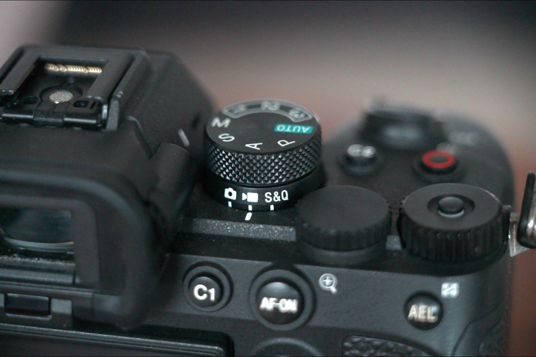 Sony Alpha 7 IV Mirrorless Camera Body Only (Category: Cameras) located in Singapore. Submitted by labubu_island (Listing ID 1447848031, Image 7). Description: - Sony Alpha 7 IV full-frame mirrorless camera body - Only body, kit lens is sold. - Ideal for both photography and videography - Ports: HDMI, USB-C, Microphone - Features a flip-out screen - Perfect for your next creative project - No dent in exterior - Perfect sensor and shutter health. 