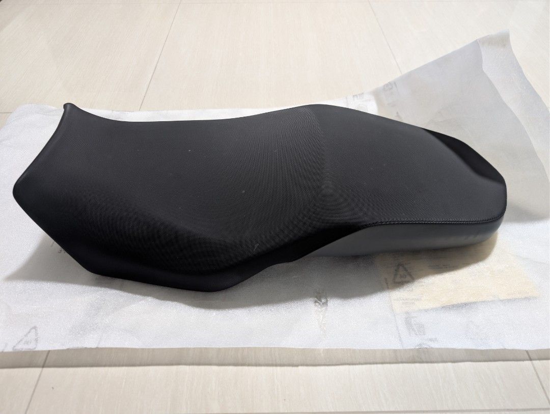 F750GS / F850GS Genuine Seat (Category: Motorcycle Accessories) located in Singapore. Submitted by mhfzk (Listing ID 1449170754, Image 1). Description: Removed from a lowered version of a 2022 F750GS, standard seat. Condition: 10/10.