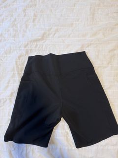 Uniqlo gym shorts