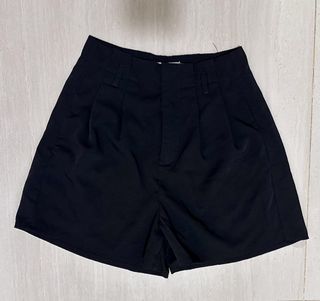 Lovet Black High-Waisted Pleated Shorts