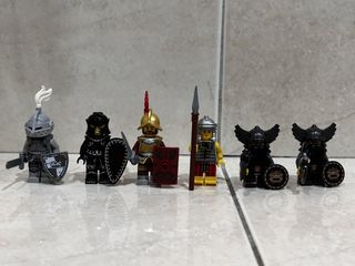Lego Castle Knights and Roman Soldiers Minifigures Lot