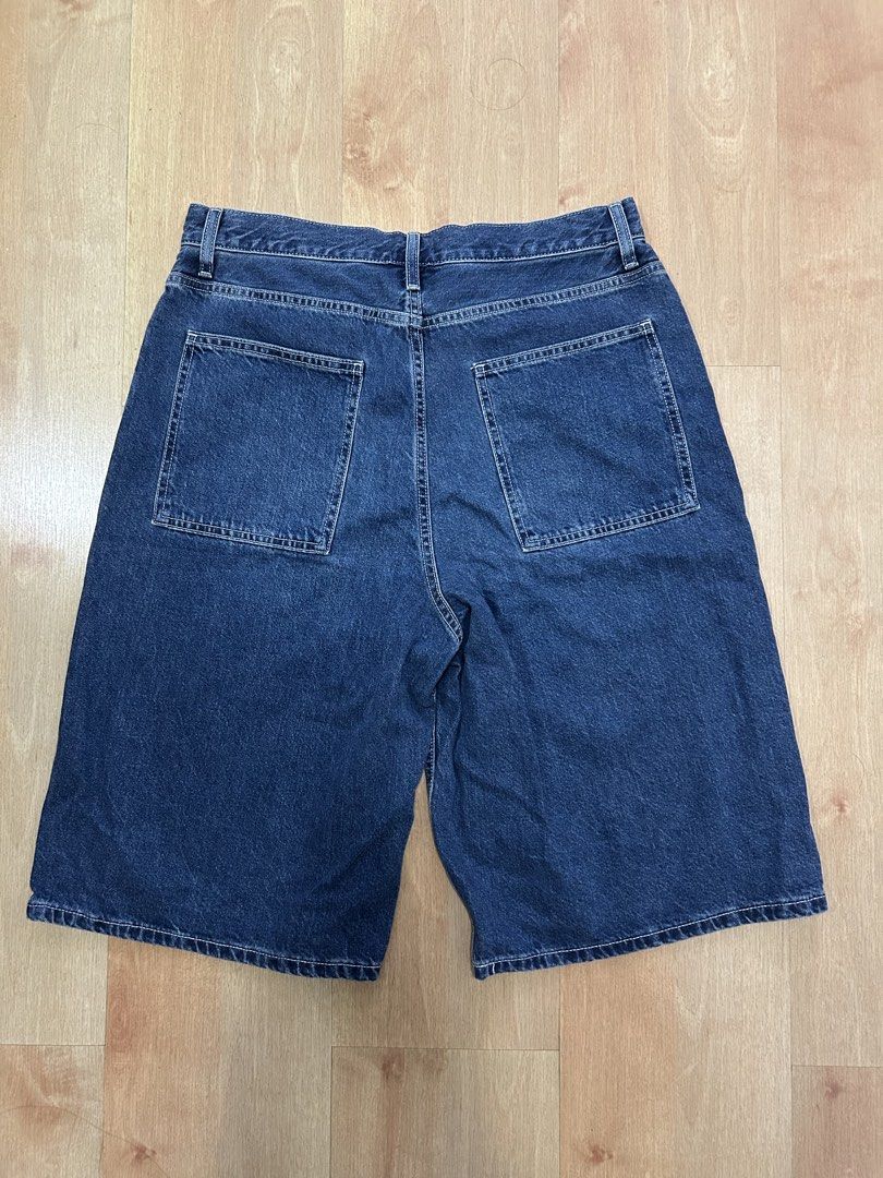 UNIQLO Baggy Denim Shorts - Blue (Category: Shorts) located in Singapore. Submitted by stezaine (Listing ID 1450436208, Image 2). Description: - UNIQLO baggy fit denim jorts - Brand new - Classic blue wash - Women's size - Waist 76-84cm .