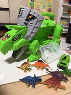 Green Dinosaur Carrier Truck with Mini Dinosaurs and Vehicles