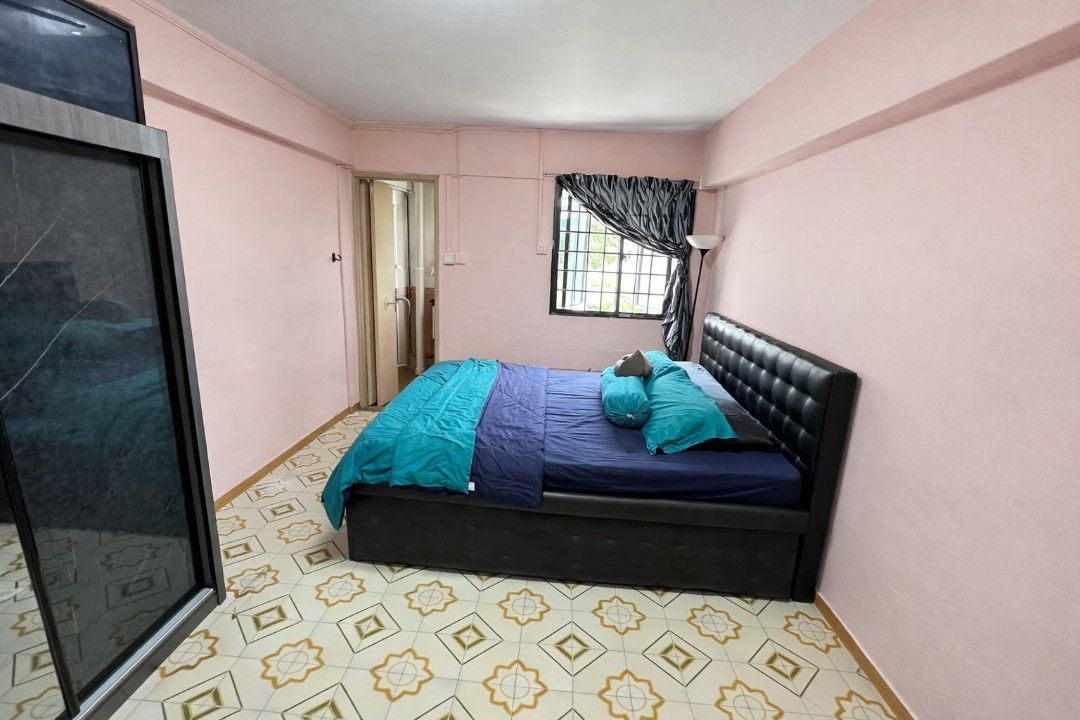 3 Room Apartment for Sale (Category: HDB) located in Singapore. Submitted by coolfish.ff512e (Listing ID 1451534268, Image 4). Description: 🔥 OPEN TO ALL RACES | PRICED TO SELL | $40K BELOW VALUATION! 🔥 Don't miss this rare opportunity to own one of the BEST VALUE homes in Ang Mo Kio! ✅ Open to ALL Ethnic Groups 💰 Priced at an incredible $40,000 BELOW HDB valuation 🚆 Only 9 mins walk (650m) to AMK MRT 🌿 Unblocked front & back with excellent 