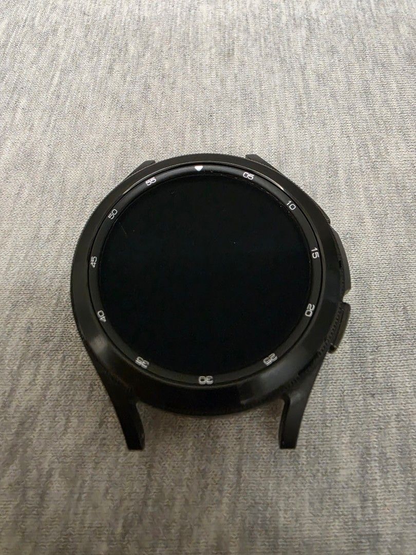 SAMSUNG GALAXY WATCH 4 CLASSIC BLUETOOTH ( 46MM ) (Category: Wearables & Smart Watches) located in Singapore. Submitted by hadytoshi07 (Listing ID 1451660129, Image 2). Description: NO BOX COMES WITH ORIGINAL STRAP AND CHARGER.