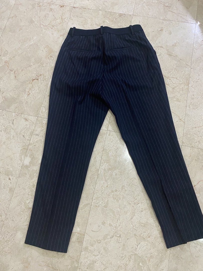 Uniqlo woman’s pants (Category: Other Bottoms) located in Singapore. Submitted by potatoyulia (Listing ID 1452055176, Image 3). Description: Washed but never worn Self pick up or normal mailing($2) only.