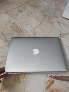 Apple MacBook Air (13-inch, 2017) - Intel Core i5