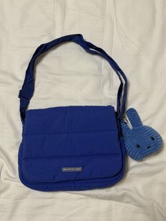 Beyond The Vines Puffer Bag Blue