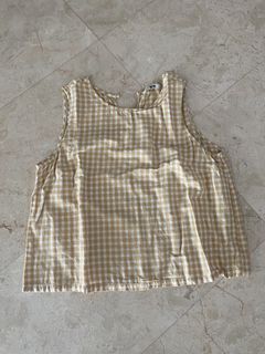 Uniqlo sleeveless shirts(L)