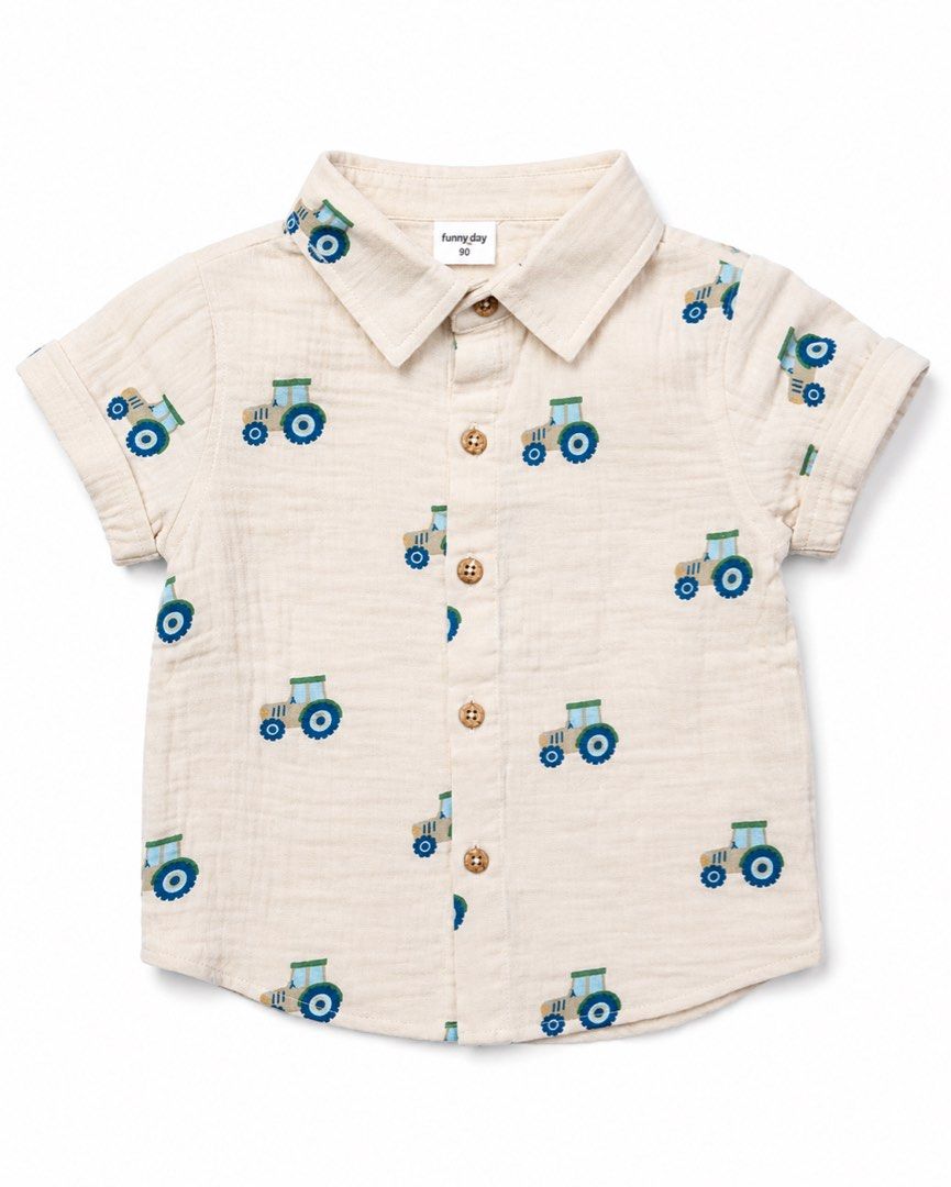 Little Farmer Tractor Muslin Shirt (Category: Babies & Kids Fashion) located in Singapore. Submitted by miniexplorer (Listing ID 1452505336, Image 1). Description: Little Farmer Tractor Muslin Shirt Price: $10.90 Sizes: • 3–6M • 6–9M • 9–12M • 12–18M • 18–24M.