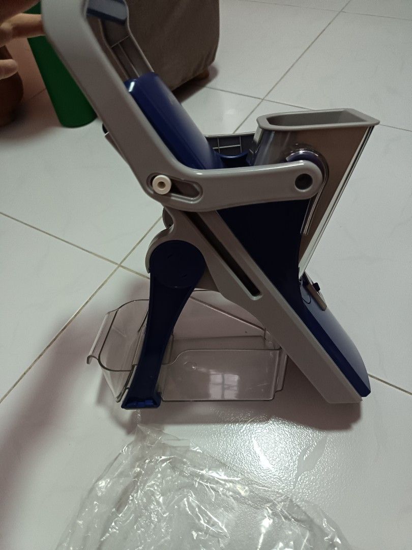 Kitchen Master Vegetable Slicer with Blades (Category: Knives & Chopping Boards) located in Singapore. Submitted by scllee (Listing ID 1452573374, Image 3). Description: - Kitchen Master Vegetable Slicer - Colour: Blue and Grey - Multiple blades included for different cuts (still in original packaging) - Ideal for quick salad and dish preparation - Easy to assemble and use.