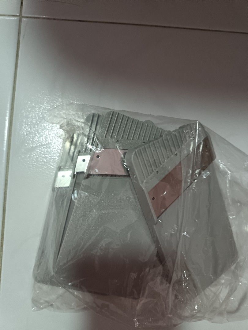 Kitchen Master Vegetable Slicer with Blades (Category: Knives & Chopping Boards) located in Singapore. Submitted by scllee (Listing ID 1452573374, Image 2). Description: - Kitchen Master Vegetable Slicer - Colour: Blue and Grey - Multiple blades included for different cuts (still in original packaging) - Ideal for quick salad and dish preparation - Easy to assemble and use.