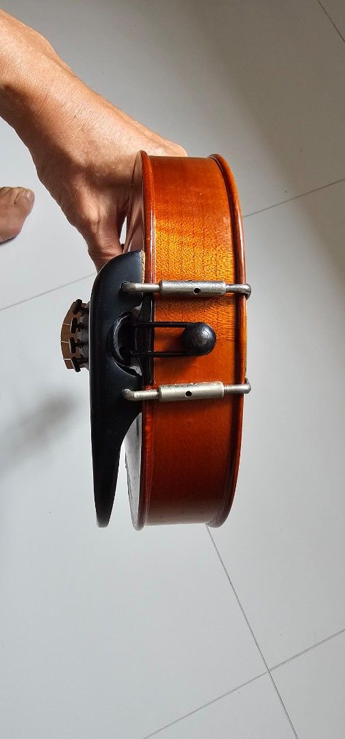 Violin with Bow (Category: Musical Instruments) located in Singapore. Submitted by 8888ckc (Listing ID 1452593075, Image 6). Description: - Violin with rich brown finish and 4 tuning pegs - Wooden bow with horsehair - Suitable for beginners and intermediate players - Ready for immediate use - Feel free to ask questions only deal at AMK MRT Station or AMK HUB Bus interchange or my block opp AMK MRT Station if you are driving surface looks like new