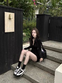 First Corner Black&white Sneakers (unisex)