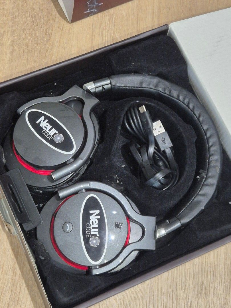 💥 $780 Award-Winning NEURO CODE Brain Enhancer Soundwaves Headphones for Brain Wellness (Category: Headphones & Headsets) located in Singapore. Submitted by gleeli (Listing ID 1448327974, Image 2). Description: - Proprietary Liscensed Award-Winning NEURO CODE Soundwave headphones - Neuro-scientific research - 8 Patents filed! - Enhances neuron connections for improved mental wellness - Aids with anxiety, depression, ADHD, and dementia - Boosts p