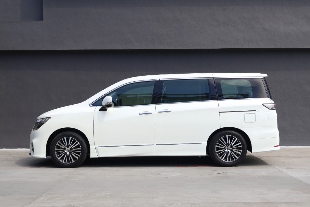 Nissan Elgrand 2.5 Highway Star 7-Seater (A) (Category: Used Cars) located in Singapore. Submitted by carzworld.pteltd (Listing ID 1432030991, Image 2). Description: Viewing Strictly By Appointment Only! Low Interest Rate & Flexible Bank / In House Loan Available All Trade-In Are Welcome Message to: 💬96437773 Features 2.5L 4 Cylinder Inline DOHC Engine, Cruise Control, Keyless Entry/Start, Electric Powered Sliding Door, Airbags, ABS. Accessories