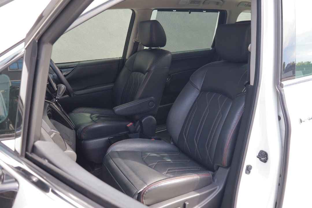 Nissan Elgrand 2.5 Highway Star 7-Seater (A) (Category: Used Cars) located in Singapore. Submitted by carzworld.pteltd (Listing ID 1432030991, Image 8). Description: Viewing Strictly By Appointment Only! Low Interest Rate & Flexible Bank / In House Loan Available All Trade-In Are Welcome Message to: 💬96437773 Features 2.5L 4 Cylinder Inline DOHC Engine, Cruise Control, Keyless Entry/Start, Electric Powered Sliding Door, Airbags, ABS. Accessories