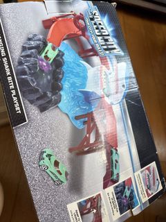 Speed City Shark Bite Playset