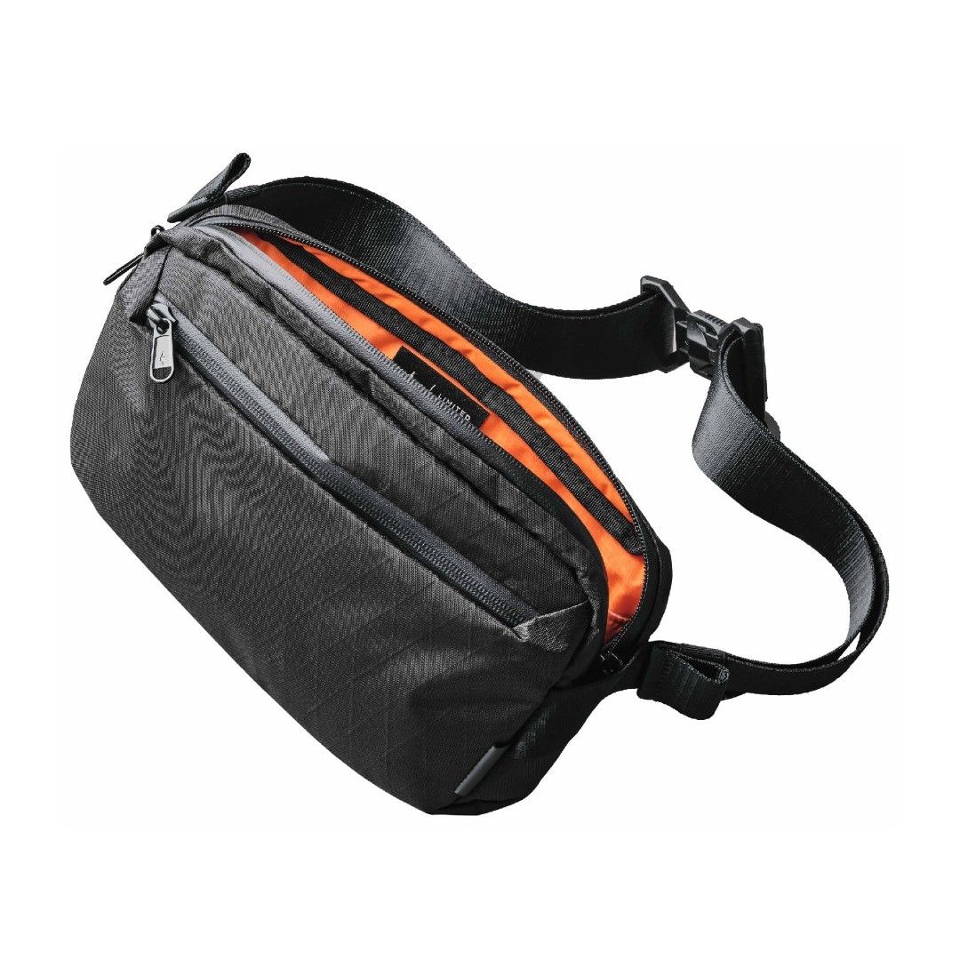 ALPAKA GO SLING MINI V1 X-PAC (Category: Sling Bags) located in Singapore. Submitted by hadytoshi07 (Listing ID 1453154479, Image 1). Description: 10/10 EXCELLENT CONDITION.