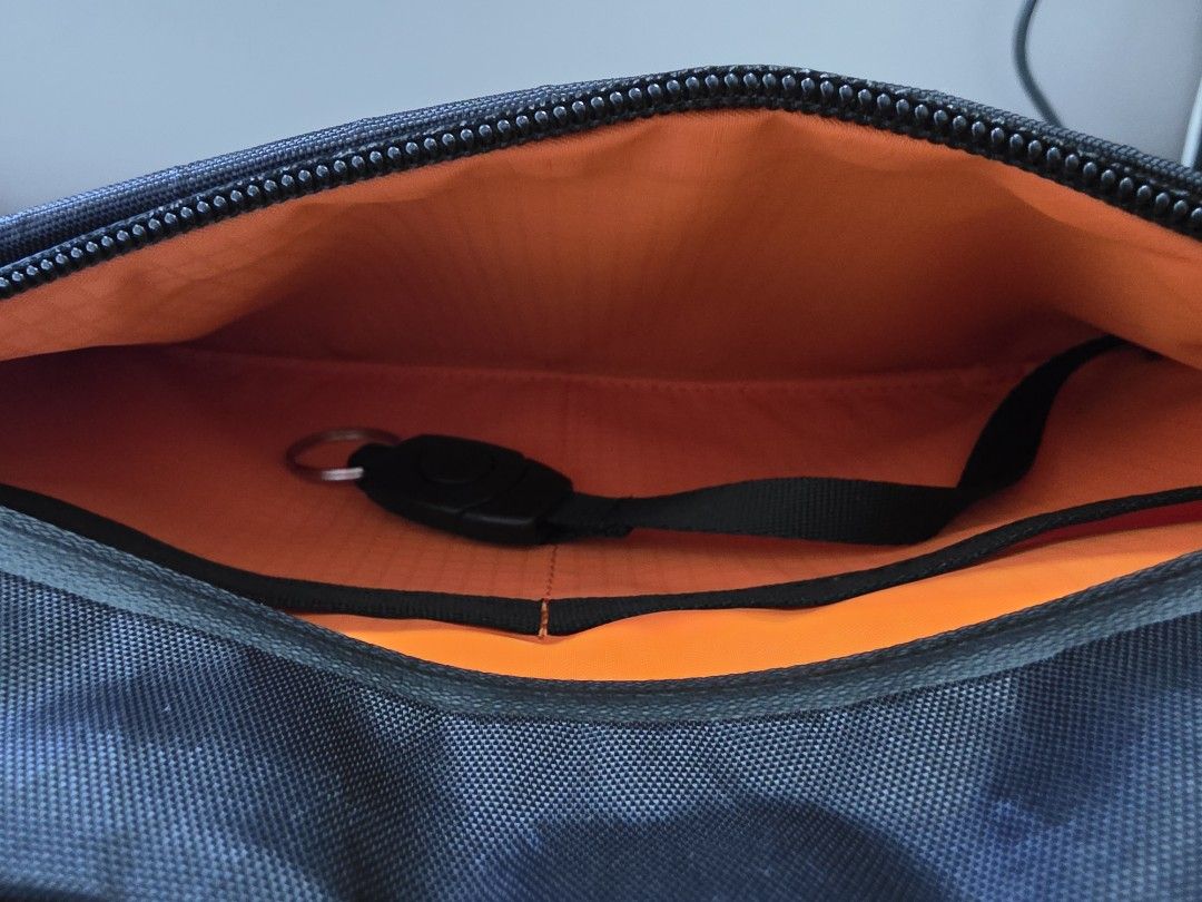 ALPAKA GO SLING MINI V1 X-PAC (Category: Sling Bags) located in Singapore. Submitted by hadytoshi07 (Listing ID 1453154479, Image 8). Description: 10/10 EXCELLENT CONDITION.
