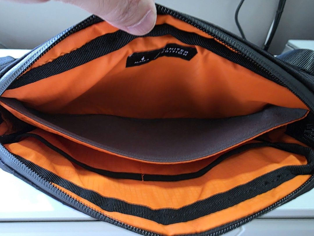 ALPAKA GO SLING MINI V1 X-PAC (Category: Sling Bags) located in Singapore. Submitted by hadytoshi07 (Listing ID 1453154479, Image 10). Description: 10/10 EXCELLENT CONDITION.