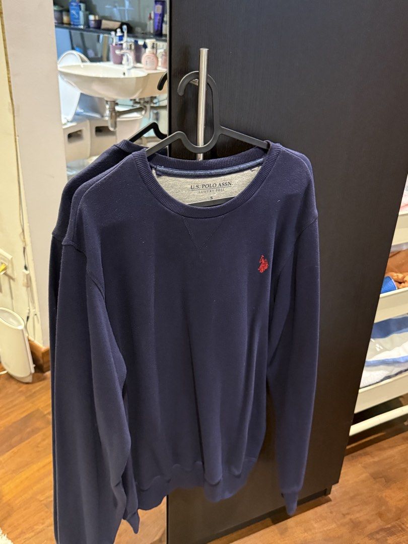 Blue US polo Assn sweater (Category: Coats, Jackets and Outerwear) located in Singapore. Submitted by leannavdk123 (Listing ID 1453140920, Image 1). Description: Fits M/L Very cute and trendy Can ship for $2.5 or meet up west coast area.
