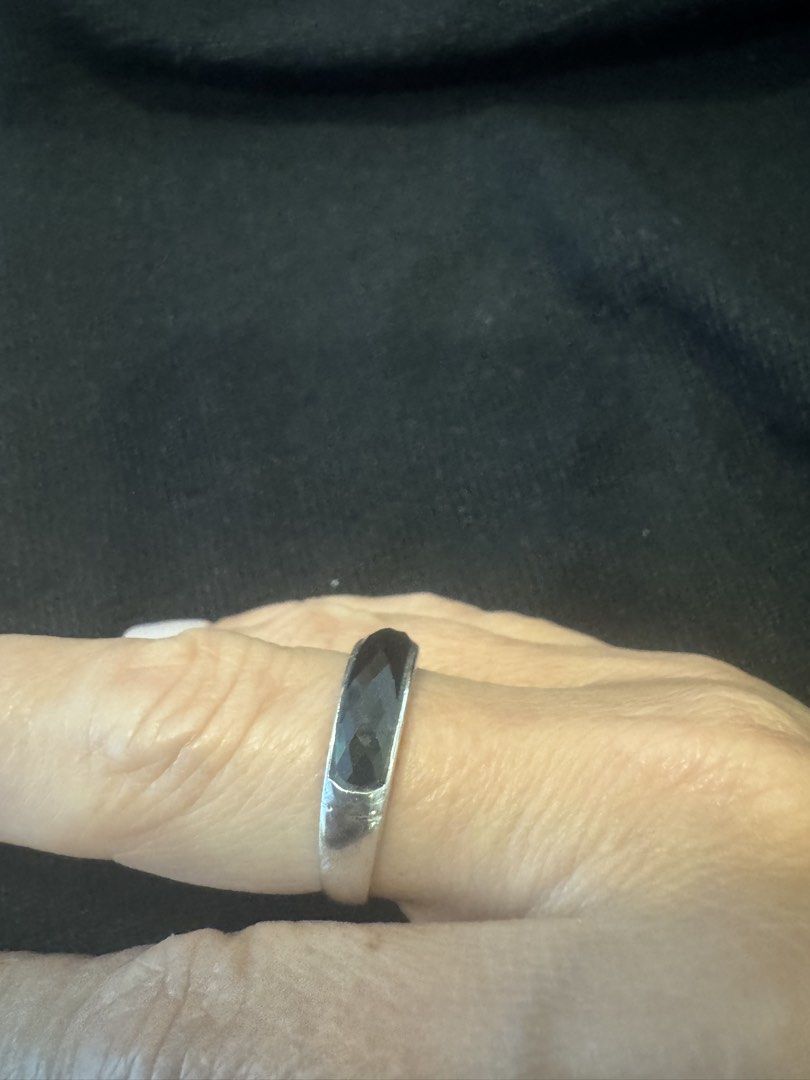 Sterling silver black onyx ring (Category: Rings) located in Singapore. Submitted by croka (Listing ID 1453149982, Image 4). Description: Sterling silver ring with black onyx stone. For pick up in Katong 437831 or select delivery. Thank you. 🙏 .