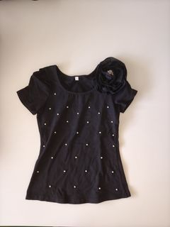 Thrifted shoujo himekaji Black T-shirt with Pearl Embellishments and Rose Detail