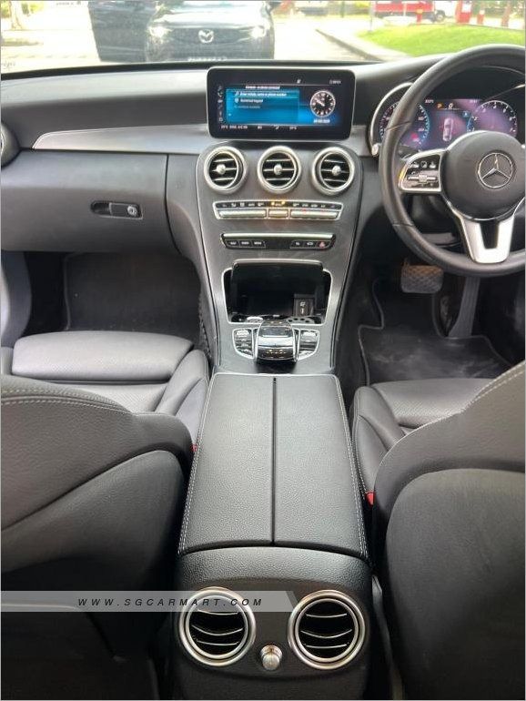 Mercedes-Benz C-Class Saloon C180 Avantgarde (A) (Category: Used Cars) located in Singapore. Submitted by carzworld.pteltd (Listing ID 1454876129, Image 3). Description: Viewing Strictly By Appointment Only! Low Interest Rate & Flexible Bank / In House Loan Available All Trade-In Are Welcome Message to: 💬96437773 Features 1.5l 4 cylinders inline 16 valves turbocharged engine, 9g-tronic, LED headlight, DRL, cruise control, blind sport monitor, ke