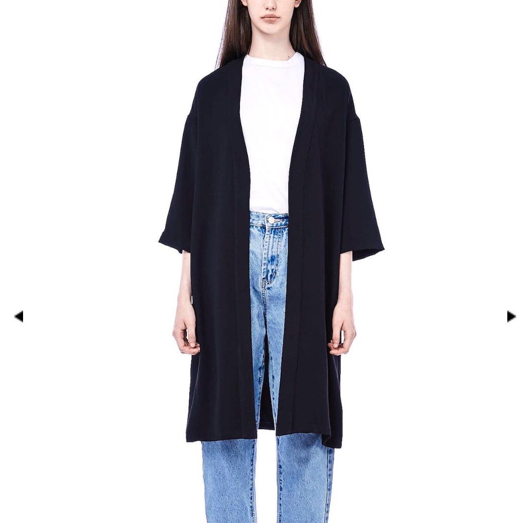 The Editor's Market Kimono Black Cardigan (Category: Coats, Jackets and Outerwear) located in Singapore. Submitted by magchan101 (Listing ID 1455292998, Image 1). Description: The Editor's Market TEM black robe kimono in open front. Stylish and comfortable.