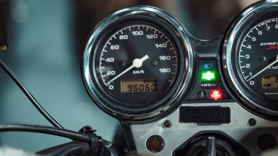 2006 HONDA CB400 SPEC III (SUPER 4 SPEC 3) MAY 2036 (05/36) WELL MAINTAINED LOW MILEAGE YOSHIMURA (Category: Class 2A) located in Singapore. Submitted by feyauto (Listing ID 1455600687, Image 5). Description: 🏍 HONDA CB400 SPEC 3 SUPER 4 💰 Selling Price @ $15,500 📅 Registered Year: 2006 ⏳ COE Expiry: May 2036 *excluding insurance & transfer fee 💳 FINANCING OPTIONS BASED ON* 💰 Downpayment: $0 ⚡: $414/ month 💰 Downpayment: $5000 ⚡: $289/ mont