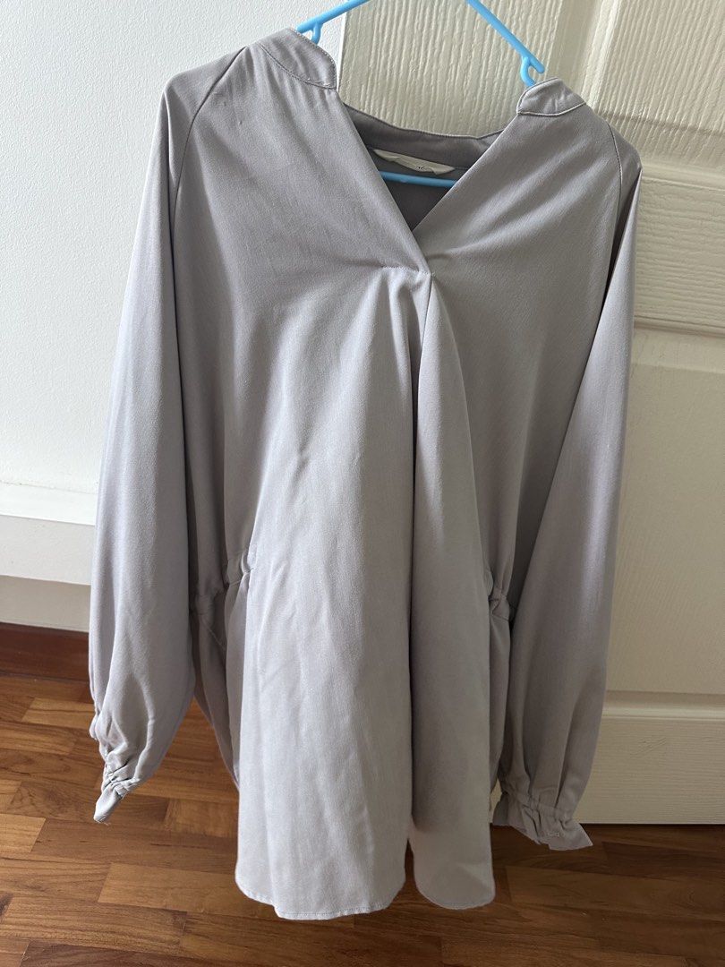 Calaqisya Blouses (Category: Tops) located in Singapore. Submitted by littlepeonies (Listing ID 1455534758, Image 3). Description: - lightly worn blouses.