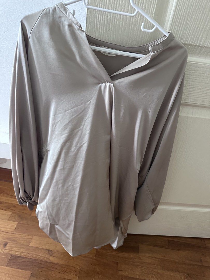 Calaqisya Blouses (Category: Tops) located in Singapore. Submitted by littlepeonies (Listing ID 1455534758, Image 2). Description: - lightly worn blouses.