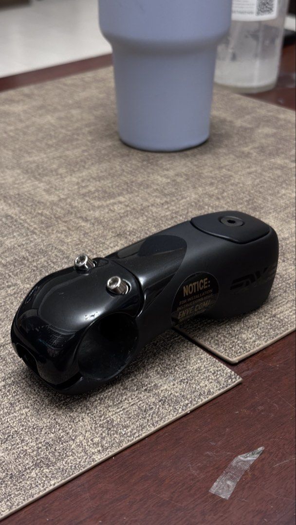 In Route Enve aero road stem (Category: Parts & Accessories) located in Singapore. Submitted by curiouscaterpilla (Listing ID 1455803007, Image 2). Description: 90mm condi 9.5/10 comes w ori bolts and top cap.