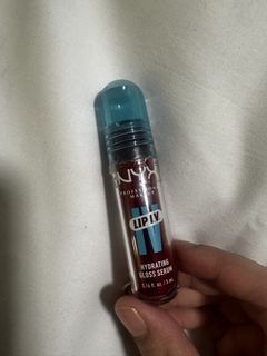 NYX Lip IV Hydrating Gloss Serum