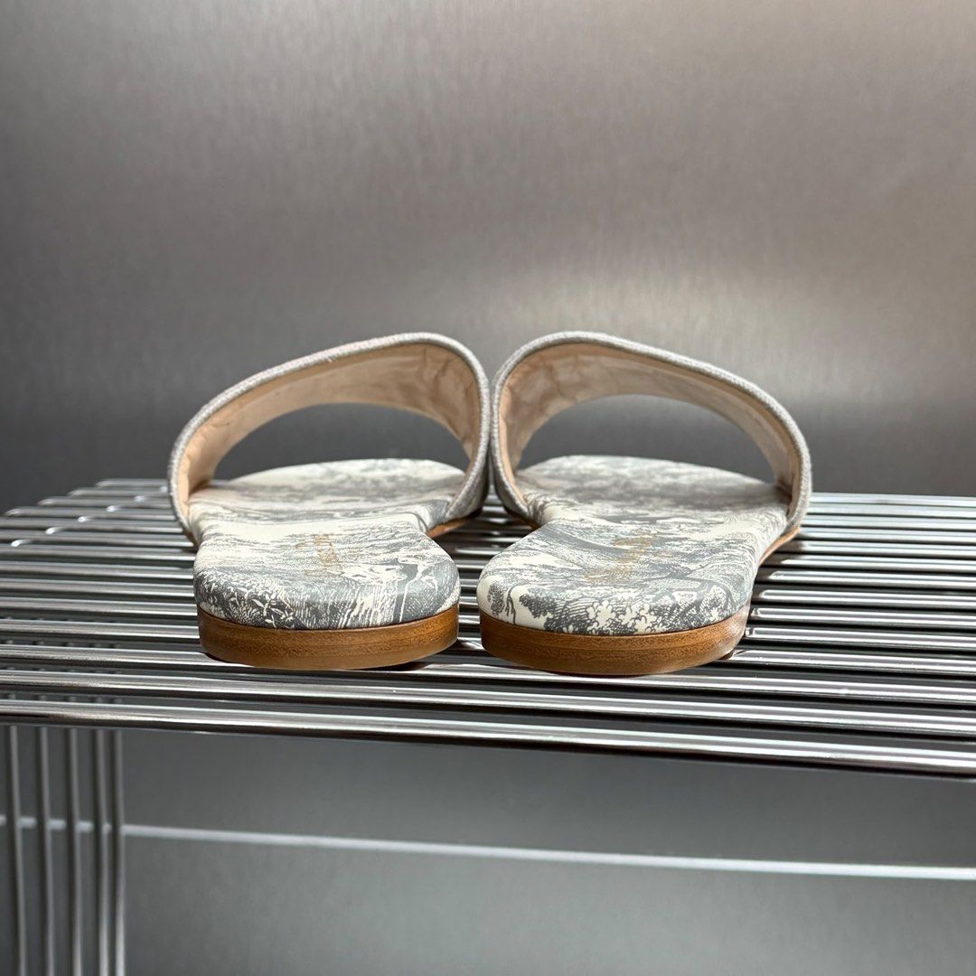 Dior Toile de Jouy Embroidered Cotton Dway Slides Grey Size 38 (Category: Sneakers & Footwear) located in Singapore. Submitted by yasfinds (Listing ID 1456103359, Image 7). Description: Dior Toile de Jouy Embroidered Cotton Dway Slides Kept unworn 9.9/10 Grey Size 38 Comes with full set, receipt dated 2026 F1508 Whats app +65 98263475.