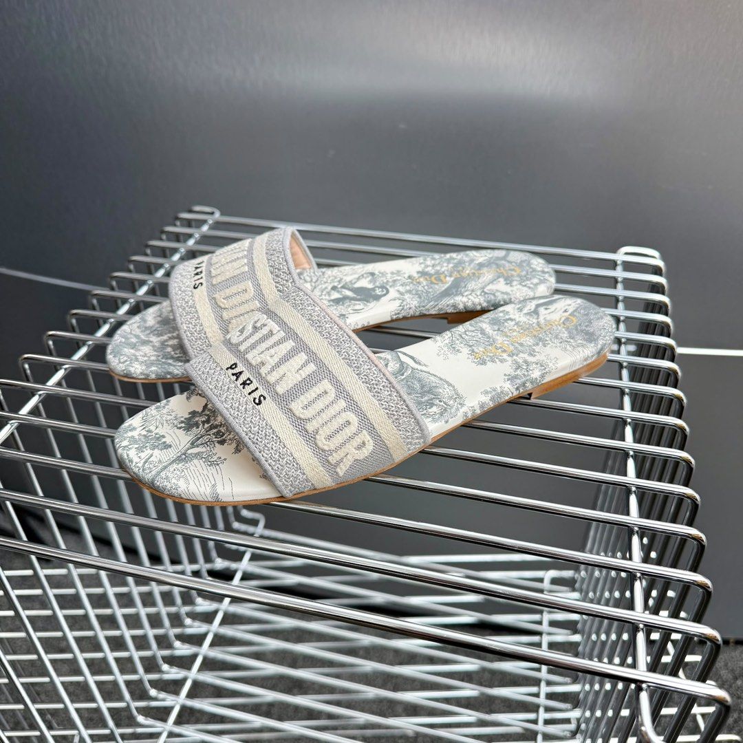 Dior Toile de Jouy Embroidered Cotton Dway Slides Grey Size 38 (Category: Sneakers & Footwear) located in Singapore. Submitted by yasfinds (Listing ID 1456103359, Image 4). Description: Dior Toile de Jouy Embroidered Cotton Dway Slides Kept unworn 9.9/10 Grey Size 38 Comes with full set, receipt dated 2026 F1508 Whats app +65 98263475.
