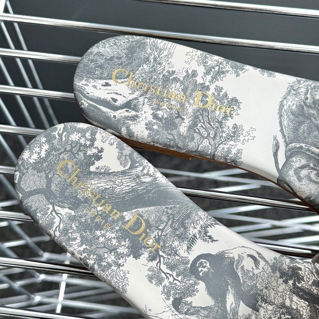 Dior Toile de Jouy Embroidered Cotton Dway Slides Grey Size 38 (Category: Sneakers & Footwear) located in Singapore. Submitted by yasfinds (Listing ID 1456103359, Image 5). Description: Dior Toile de Jouy Embroidered Cotton Dway Slides Kept unworn 9.9/10 Grey Size 38 Comes with full set, receipt dated 2026 F1508 Whats app +65 98263475.