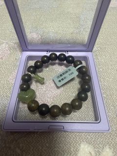 Agarwood and Hetian Jade