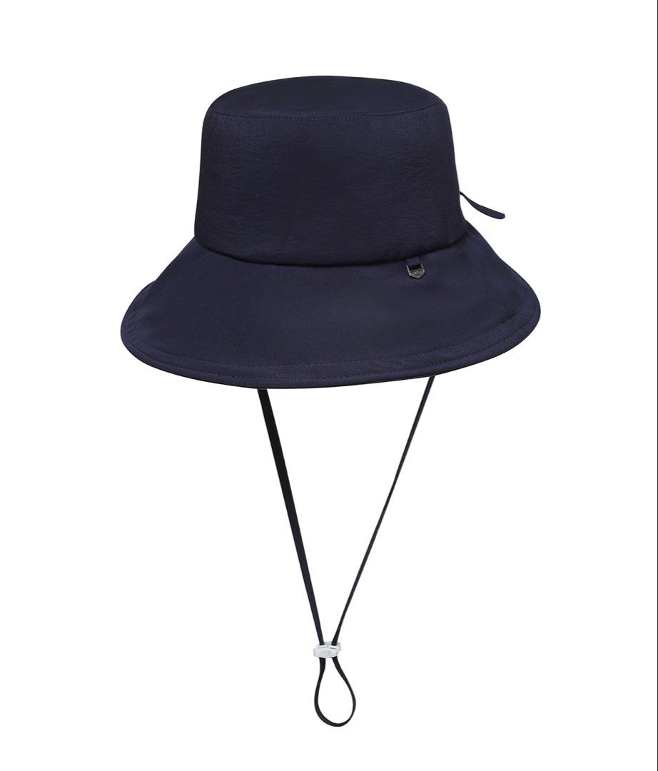BN K2 Female Hat (Category: Hats & Beanies) located in Singapore. Submitted by potatoyulia (Listing ID 1456295422, Image 3). Description: Retail price around $65 Sell $35 only.
