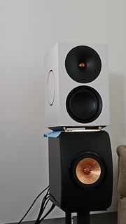 Cambridge Audio L/R X active speakers 400w pair white