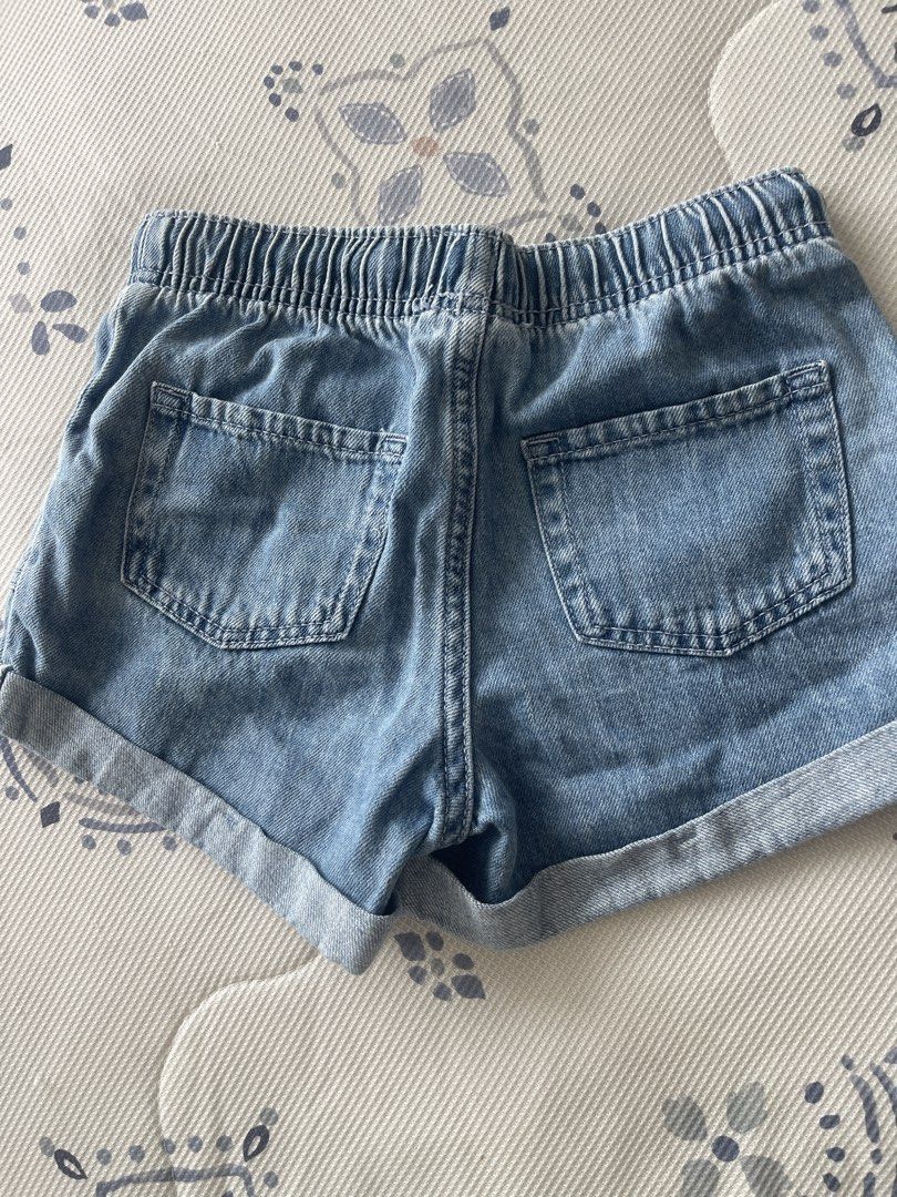 Cat & Jack Denim Shorts Size M (8) (Category: Babies & Kids Fashion) located in Singapore. Submitted by crstine21 (Listing ID 1456295448, Image 4). Description: - Cute denim shorts from Cat & Jack - Elastic waistband with drawstring - Cuffed hem - Two front pockets and two back pockets - Ideal for everyday wear - Versatile and easy to pair with any top.