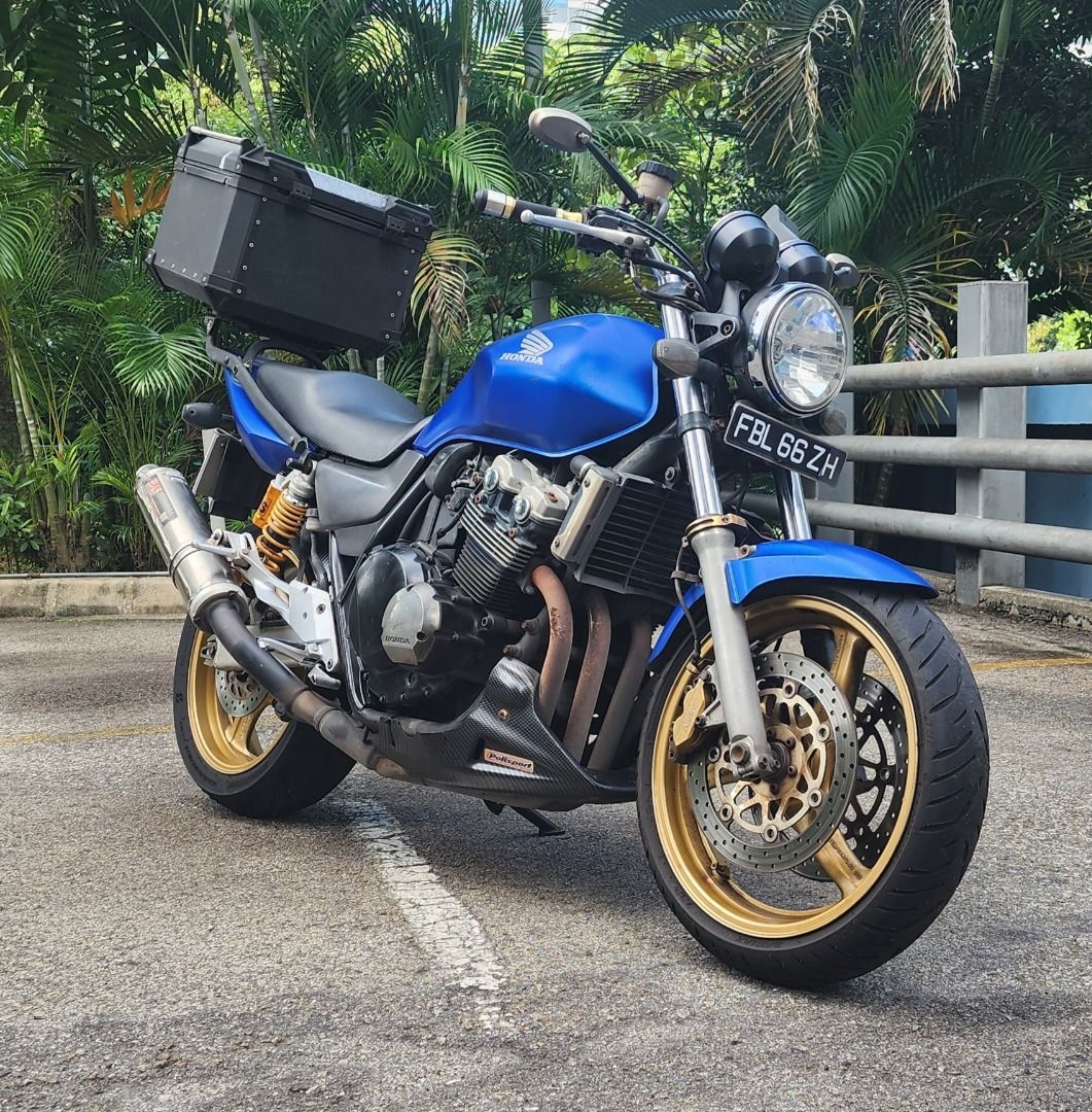 HONDA CB400 SUPER 4 SPEC 3 / COE JUNE 2036 YOSHIMURA / CB 400 (Category: Class 2A) located in Singapore. Submitted by tmoto (Listing ID 1456252611, Image 3). Description: HONDA CB400 SUPER 4 SPECIII Registration : JULY 2006 COE : JULY 2036 Yoshimura exhaust (Endcan) Ohlins rear shock Brembo brake pump Hel steel braided brake hose for front and rear Carbon belly pan Front fork brace 📩 Interested? Feel free to drop us a DM to speak with our sales 