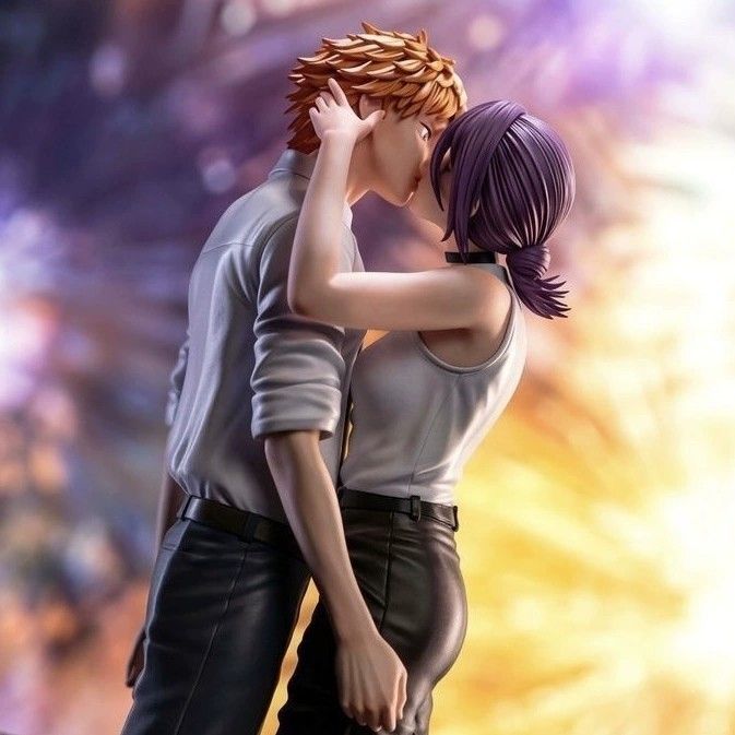 [Free Delivery] Chainsaw Man Denji & Reze Couple Figure – Romantic Kiss Display Statue (Category: Toy Figures) located in Singapore. Submitted by figurexd (Listing ID 1456593128, Image 4). Description: 🚚 Delivery: • Free delivery • Protective packaging • No meet-up 💬 PM for More Info.