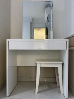 White Dressing Table with Vanity Mirror