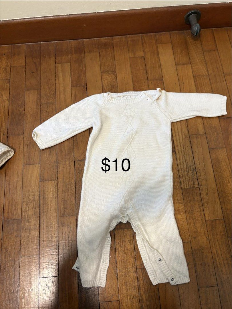 Baby winter clothes (Category: Babies & Kids Fashion) located in Singapore. Submitted by hazel1694 (Listing ID 1453240784, Image 3). Description: Please look at the individual prices for baby winter clothes. I used them for my son while travelling to Japan and this is all we needed. Take all for 50 .
