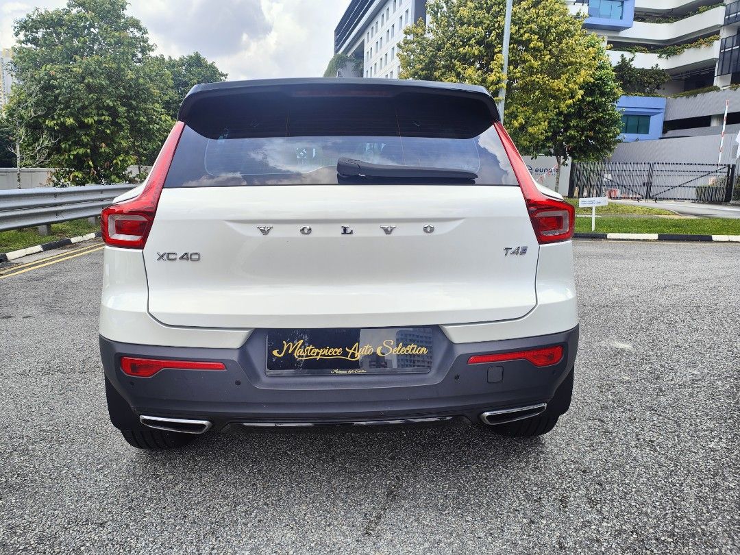 Volvo XC40 T4 R-Design (A) (Category: Used Cars) located in Singapore. Submitted by petertan1221 (Listing ID 1449152472, Image 5). Description: New stock! 2nd lady owner. Lowest depreciation unit! Pearl white colour in tiptop condition. Regular preventive maintenance done with no wear and tear parts at all. Always parked under sheltered car park. Buy with 2-yrs/40,000km warranty on engine and gearbox. Full loan available at attractive interest ra